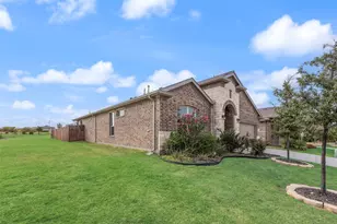 11229 Guinness Dr, Fort Worth, TX 76052 - Photo 3