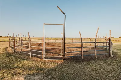 246 Hcr 1450 N, Covington, TX 76636 - Photo 25
