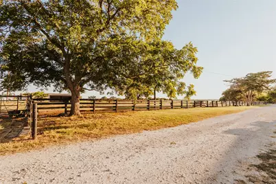 246 Hcr 1450 N, Covington, TX 76636 - Photo 17