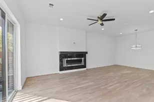 708 W 9th St, Dallas, TX 75208 - Photo 1