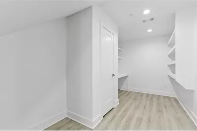 708 W 9th Street #103, Dallas, TX 75208 - Photo 11