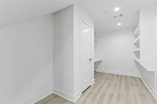 708 W 9th St, Dallas, TX 75208 - Photo 11
