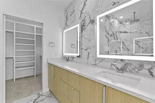 708 W 9th St, Dallas, TX 75208 - Photo 9