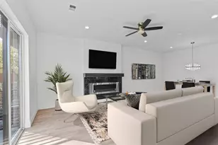 708 W 9th St, Dallas, TX 75208 - Photo 7