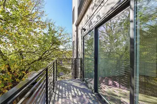 708 W 9th St, Dallas, TX 75208 - Photo 13