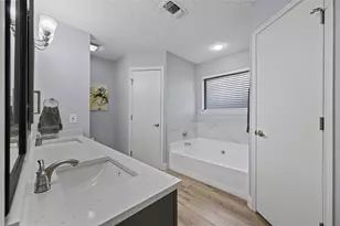 2530 Seven Hills Dr, Grand Prairie, TX 75052 - Photo 7