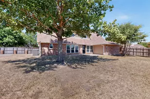 1380 Green Hills Ct, Duncanville, TX 75137 - Photo 35