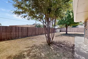 1380 Green Hills Ct, Duncanville, TX 75137 - Photo 37