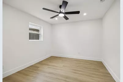 3401 Valley View Lane, Garland, TX 75043 - Photo 15