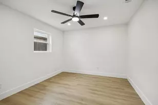 3401 Valley View Ln, Garland, TX 75043 - Photo 15