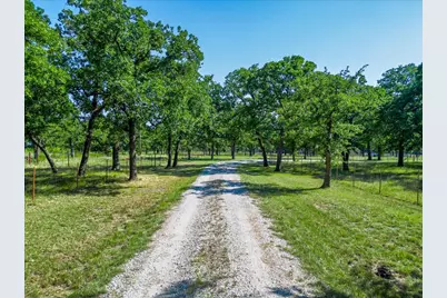 2136 Hayes Road, Mineral Wells, TX 76067 - Photo 35
