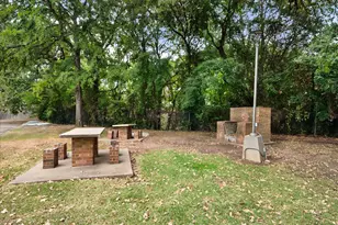 2300 Bamboo Dr, Arlington, TX 76006 - Photo 13