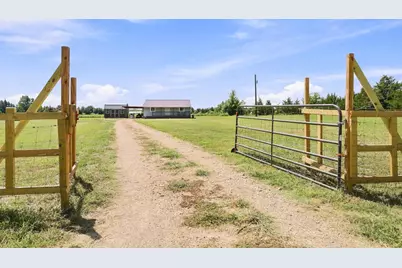 1703 Fm 1501, Deport, TX 75435 - Photo 25