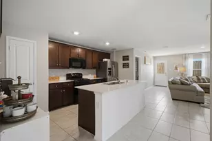 14025 Ilderton St, Pilot Point, TX 76258 - Photo 11