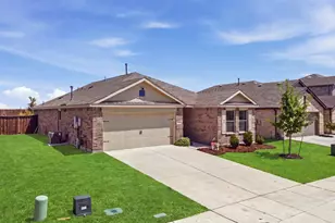 14025 Ilderton St, Pilot Point, TX 76258 - Photo 3
