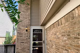 2010 Via Corona, Carrollton, TX 75006 - Photo 3
