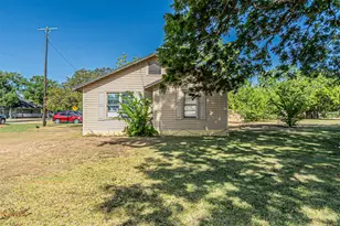 200 4th St, Kerens, TX 75144 - Photo 9