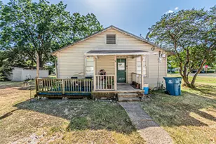 200 4th St, Kerens, TX 75144 - Photo 3