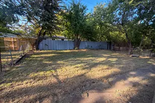121 Vandenburg Dr, Denison, TX 75020 - Photo 9