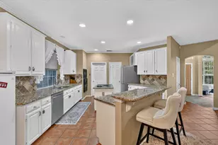 9803 Hickory Hollow Ln, Irving, TX 75063 - Photo 5