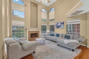 9803 Hickory Hollow Ln, Irving, TX 75063 - Photo 3
