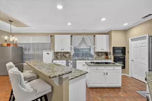 9803 Hickory Hollow Ln, Irving, TX 75063 - Photo 9