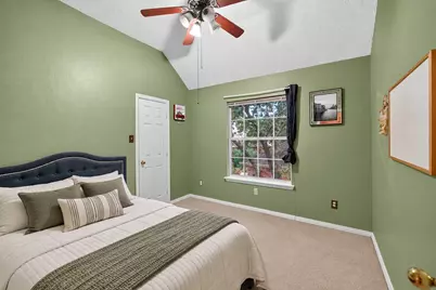 9803 Hickory Hollow Lane, Irving, TX 75063 - Photo 23