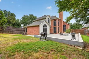 9803 Hickory Hollow Ln, Irving, TX 75063 - Photo 25