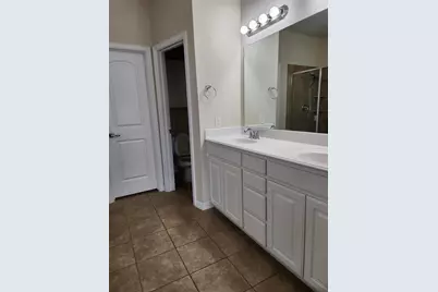 305 Eastland Drive, Lewisville, TX 75056 - Photo 9