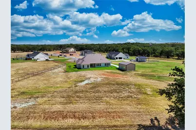 1016 Emery Court, Weatherford, TX 76087 - Photo 3