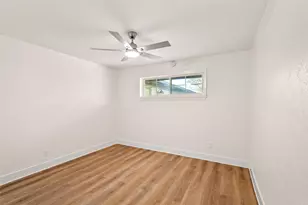 921 Bromwich St, Garland, TX 75040 - Photo 21