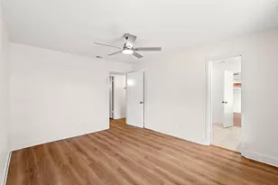 921 Bromwich St, Garland, TX 75040 - Photo 23
