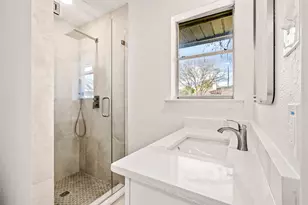 921 Bromwich St, Garland, TX 75040 - Photo 29