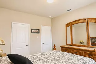 127 Creekview Dr, Azle, TX 76020 - Photo 13
