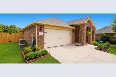 127 Creekview Drive, Azle, TX 76020 - Photo 3