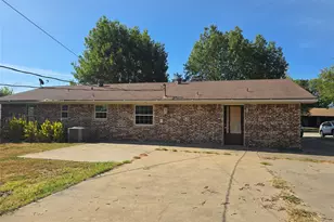 1514 Linda St, Bowie, TX 76230 - Photo 17