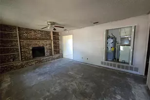 1514 Linda St, Bowie, TX 76230 - Photo 7