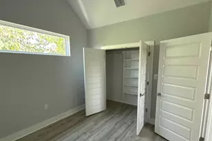 1042 Rosemont St, Austin, TX 78723 - Photo 13