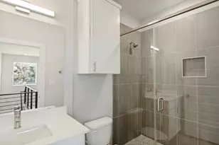 1042 Rosemont St, Austin, TX 78723 - Photo 17