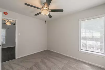 5729 Wellesley Avenue, Fort Worth, TX 76107 - Photo 9