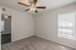 5729 Wellesley Ave, Fort Worth, TX 76107 - Photo 9