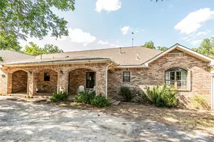 264 Oak St, Nocona, TX 76255 - Photo 1
