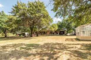 264 Oak St, Nocona, TX 76255 - Photo 11