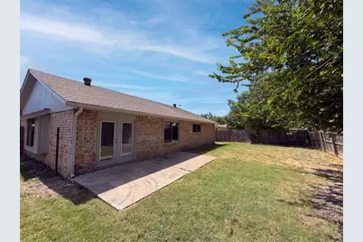 220 Grand Meadow Drive, Fort Worth, TX 76108 - Photo 5