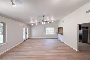 220 Grand Meadow Dr, Fort Worth, TX 76108 - Photo 3
