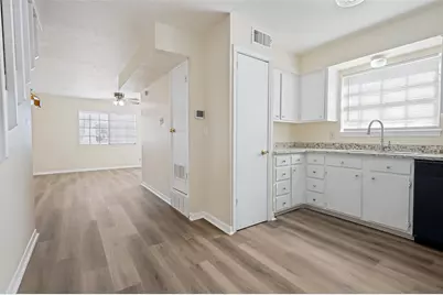 300 College Street #E, Arlington, TX 76010 - Photo 7