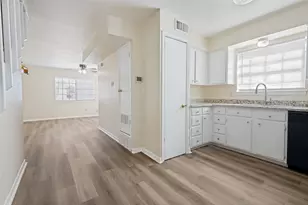 300 College St, Arlington, TX 76010 - Photo 7