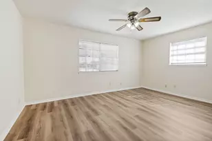 300 College St, Arlington, TX 76010 - Photo 11