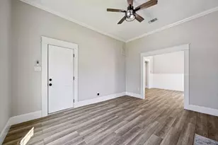 917 W Sears St, Denison, TX 75020 - Photo 9