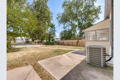 917 W Sears Street, Denison, TX 75020 - Photo 23